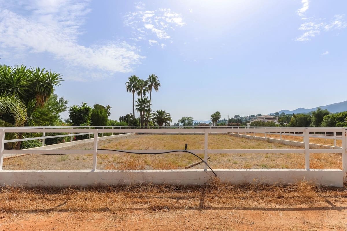 5 bedroom Commercial for sale in Alhaurin el Grande with pool garage - € 995,000 (Ref: 7012399)