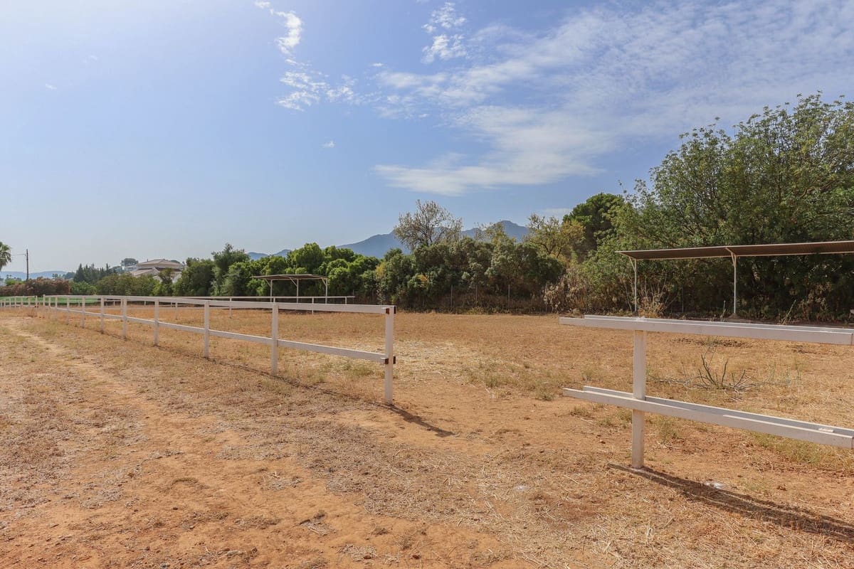 5 bedroom Commercial for sale in Alhaurin el Grande with pool garage - € 995,000 (Ref: 7012399)