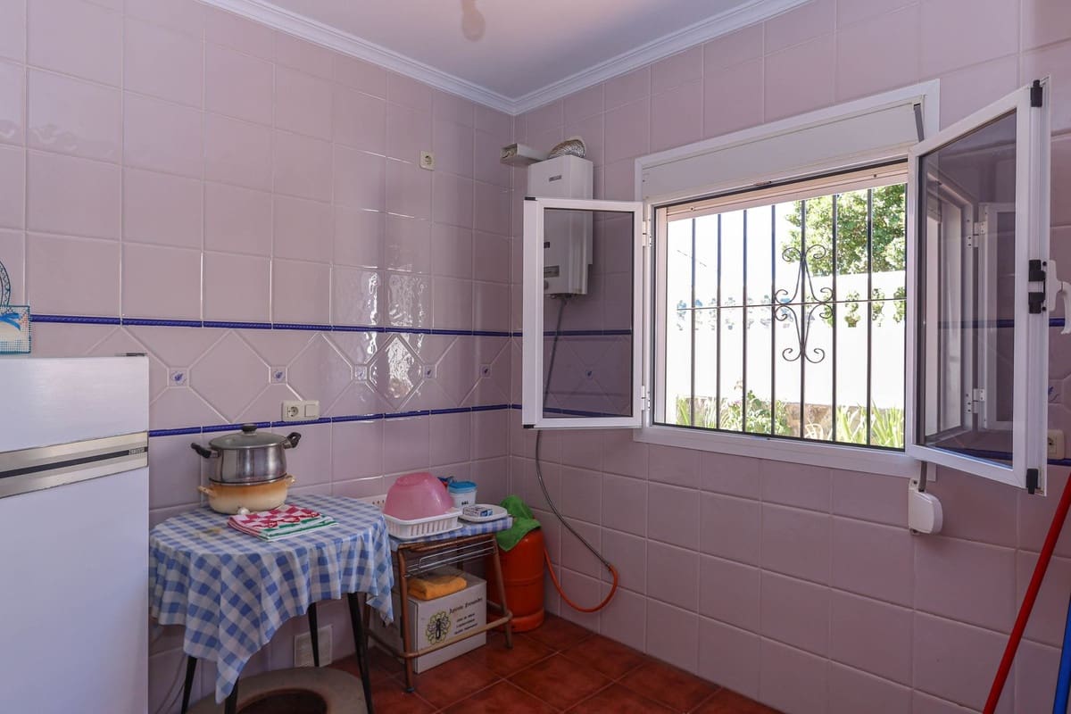 3 soveværelse Villa til salg i Alozaina med garage - € 240.000 (Ref: 7030539)