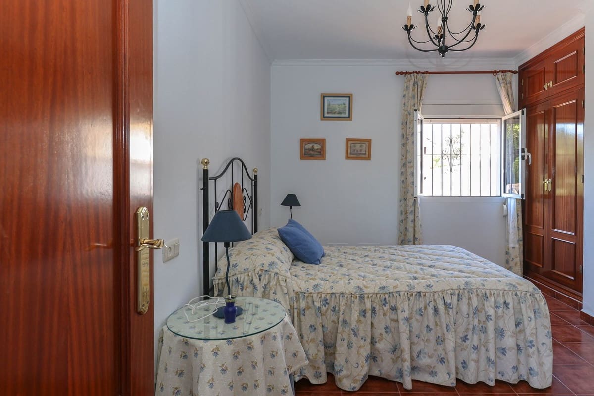 3 soveværelse Villa til salg i Alozaina med garage - € 240.000 (Ref: 7030539)