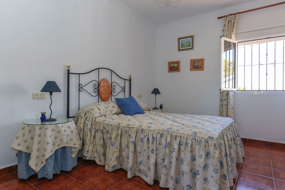 3 soveværelse Villa til salg i Alozaina med garage - € 240.000 (Ref: 7030539)