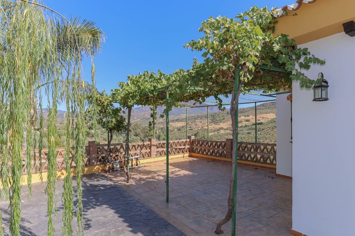 3 camera da letto Villa in vendita in Guaro con piscina garage - 540.000 € (Rif: 7033063)