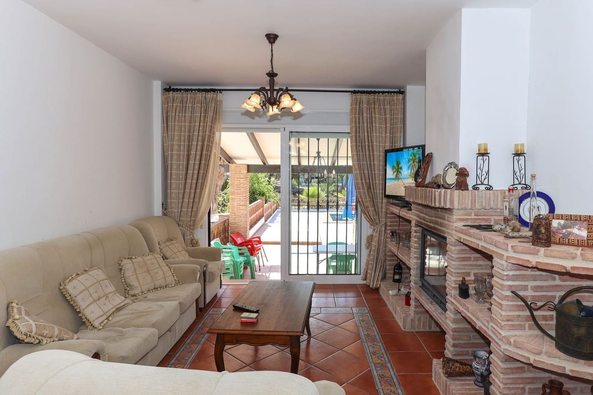 3 chambre Villa/Maison à vendre à Guaro avec piscine garage - 540 000 € (Ref: 7033063)