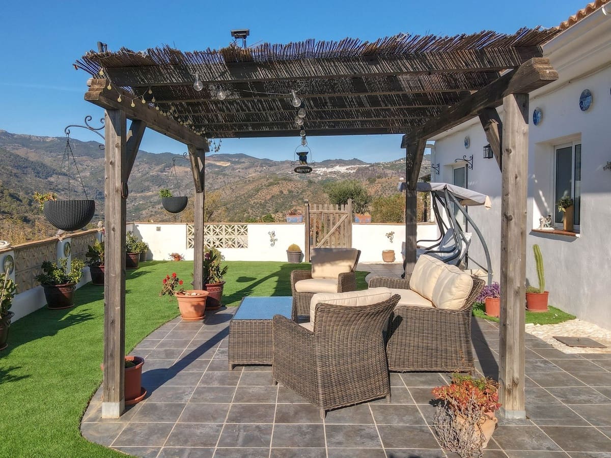 3 soveværelse Villa til salg i Tolox med garage - € 250.000 (Ref: 7976414)