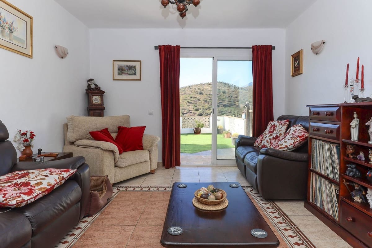 3 sovrum Villa till salu i Tolox med garage - 250 000 € (Ref: 7976414)