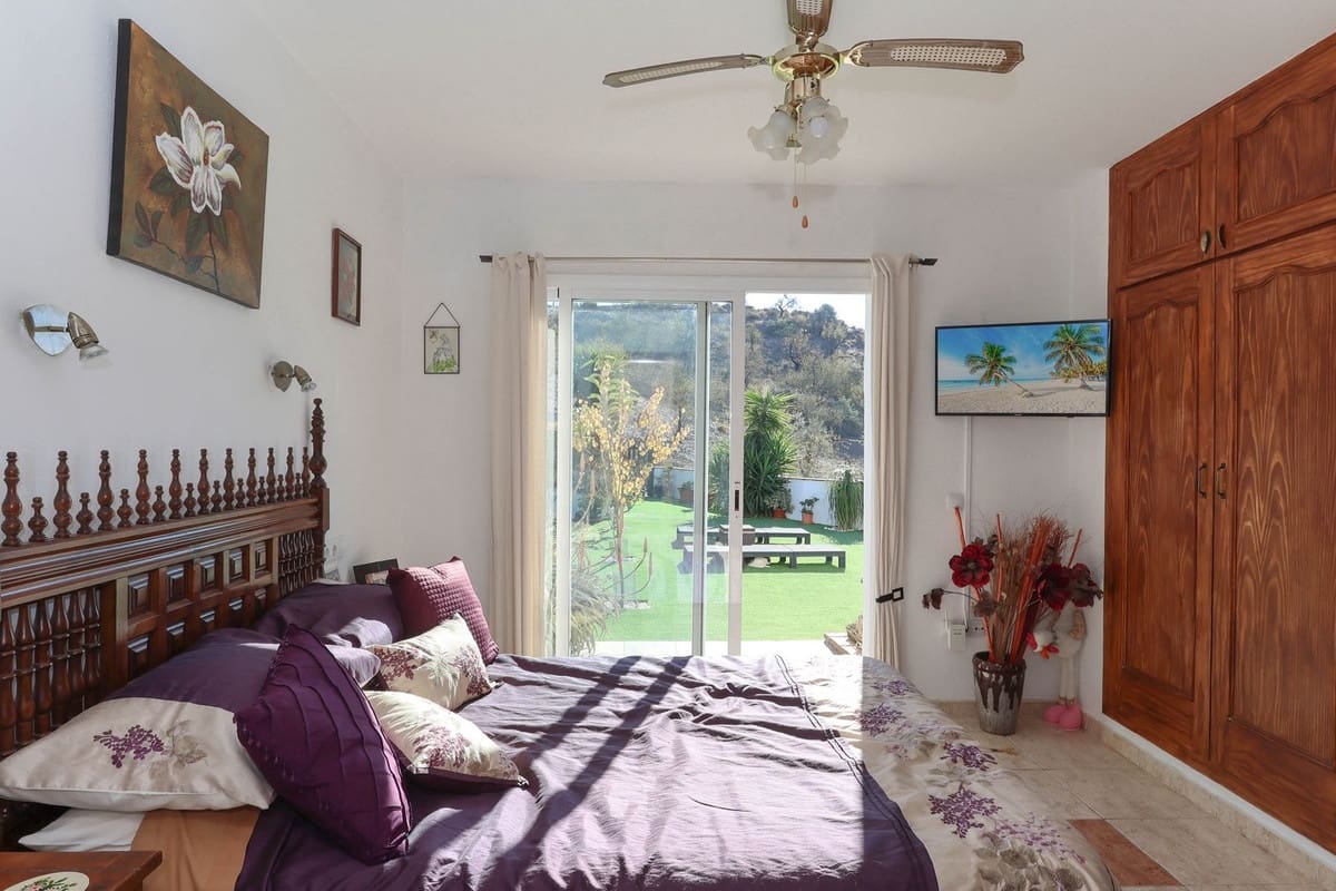 3 sovrum Villa till salu i Tolox med garage - 250 000 € (Ref: 7976414)