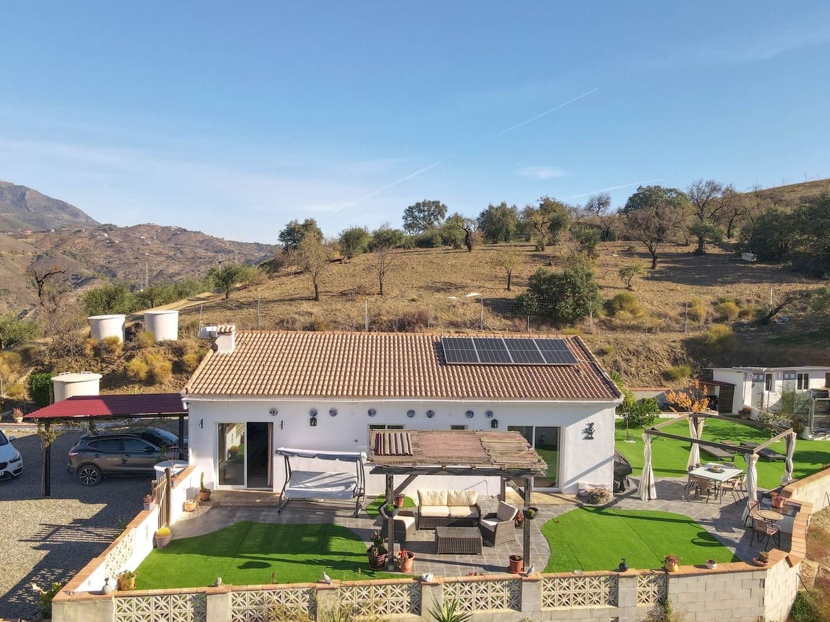 3 sypialnia Willa na sprzedaż w Tolox z garażem - 250 000 € (Ref: 7976414)