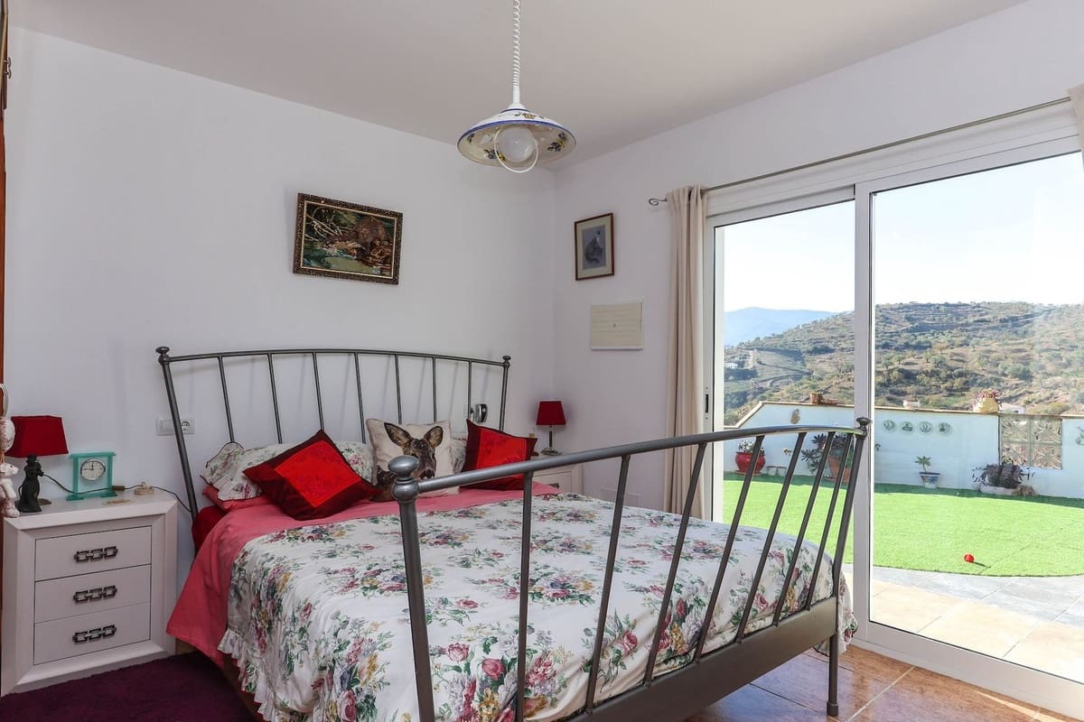 3 sovrum Villa till salu i Tolox med garage - 219 000 € (Ref: 7976414)