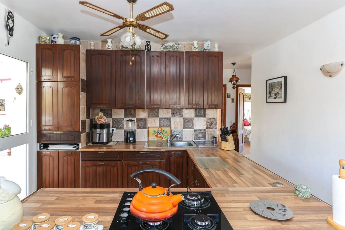 3 sovrum Villa till salu i Tolox med garage - 219 000 € (Ref: 7976414)