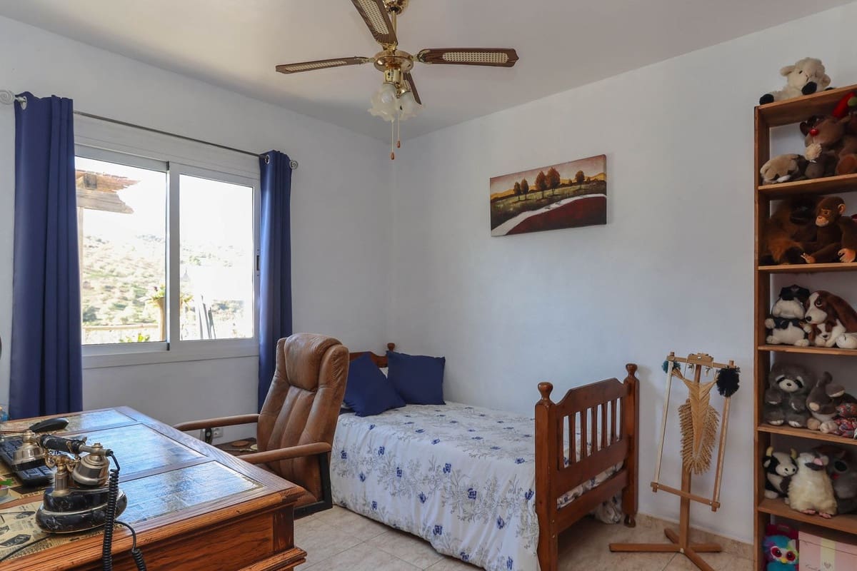 3 sovrum Villa till salu i Tolox med garage - 219 000 € (Ref: 7976414)