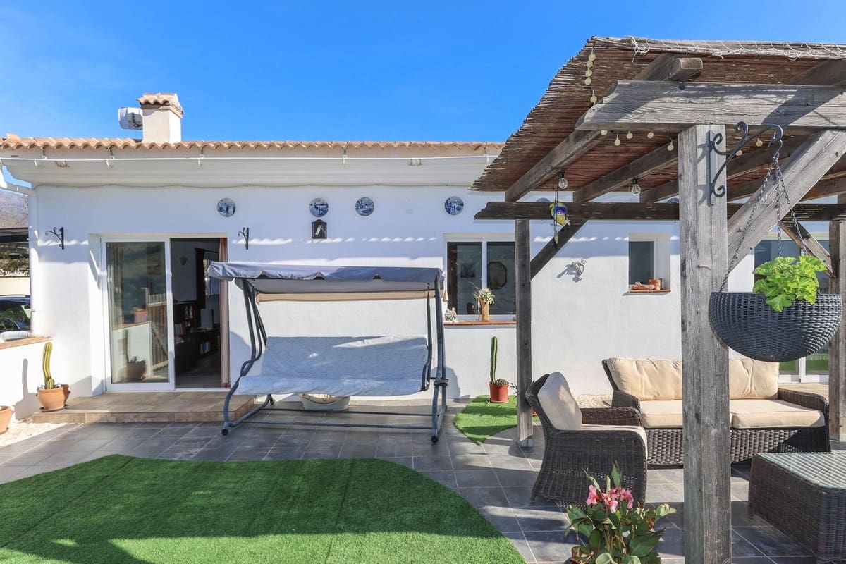 3 sovrum Villa till salu i Tolox med garage - 219 000 € (Ref: 7976414)