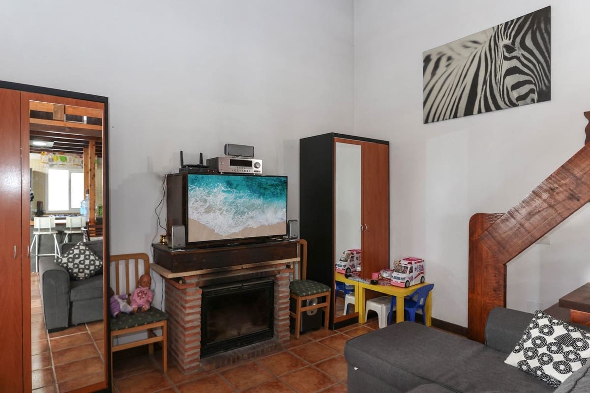 1 bedroom Finca/Country House for sale in Yunquera with garage €