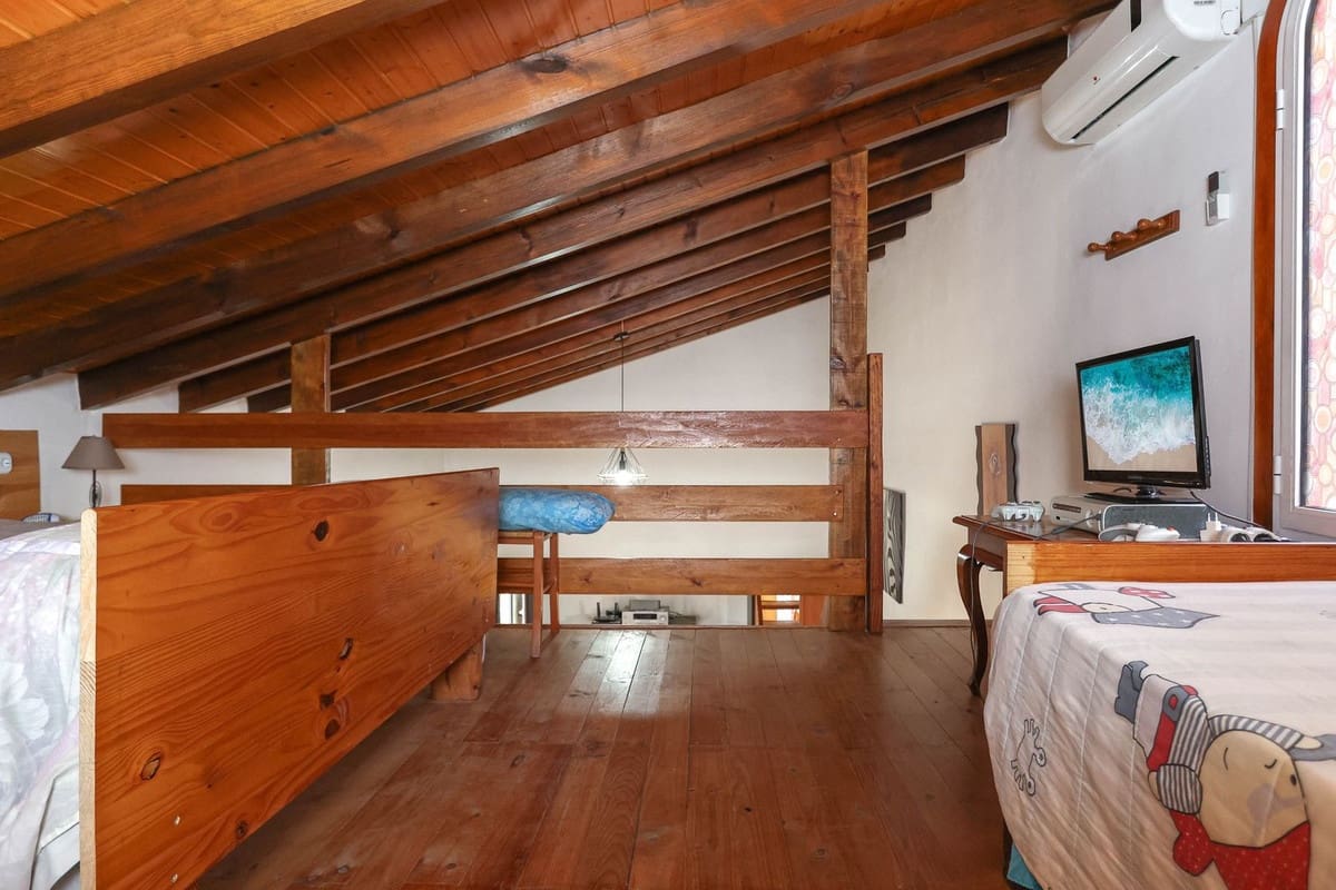 1 bedroom Finca/Country House for sale in Yunquera with garage €