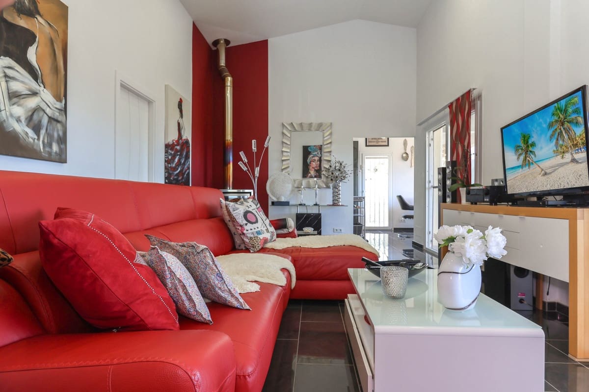 4 soverom Villa til salgs i Monda med svømmebasseng garasje - € 550 000 (Ref: 8220814)