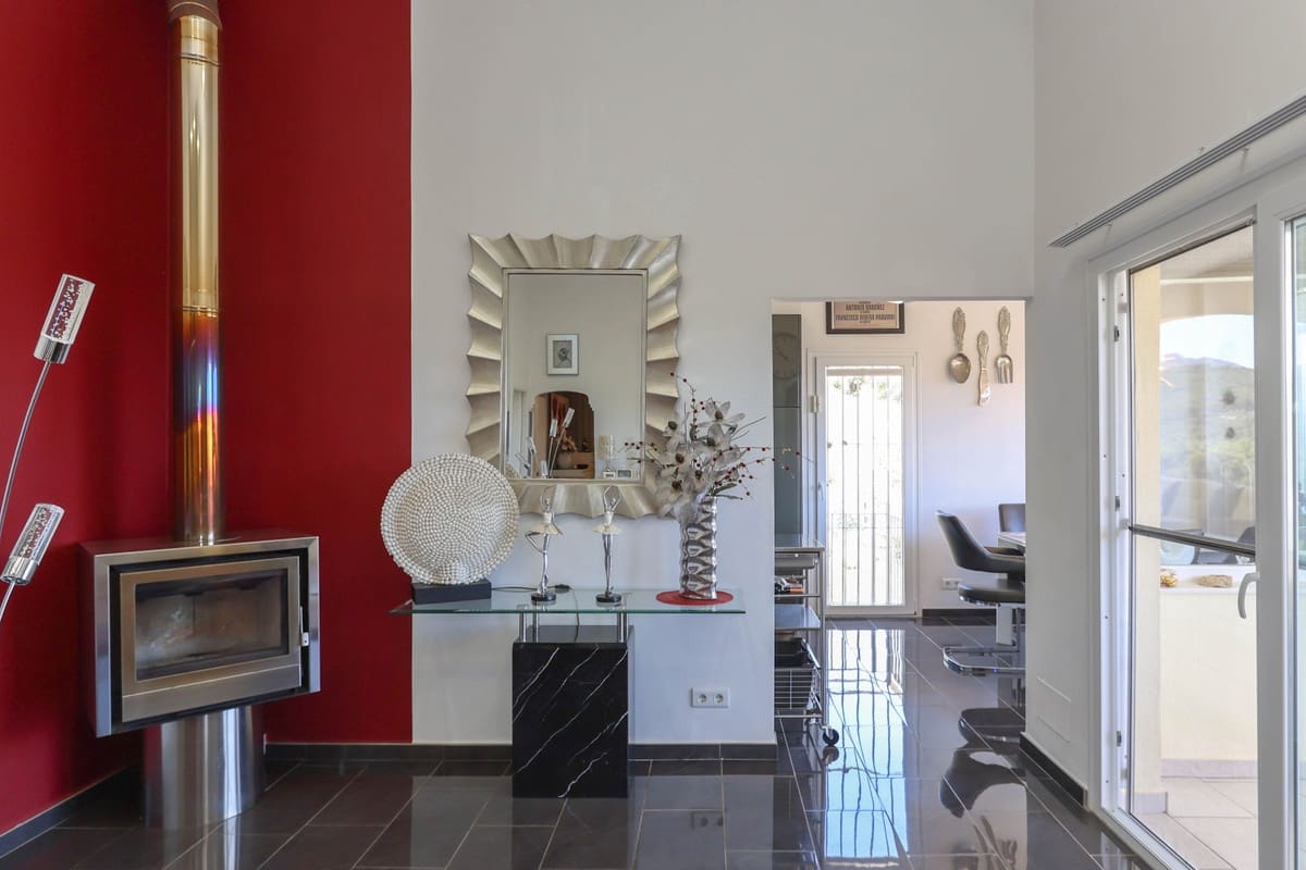 4 soverom Villa til salgs i Monda med svømmebasseng garasje - € 550 000 (Ref: 8220814)