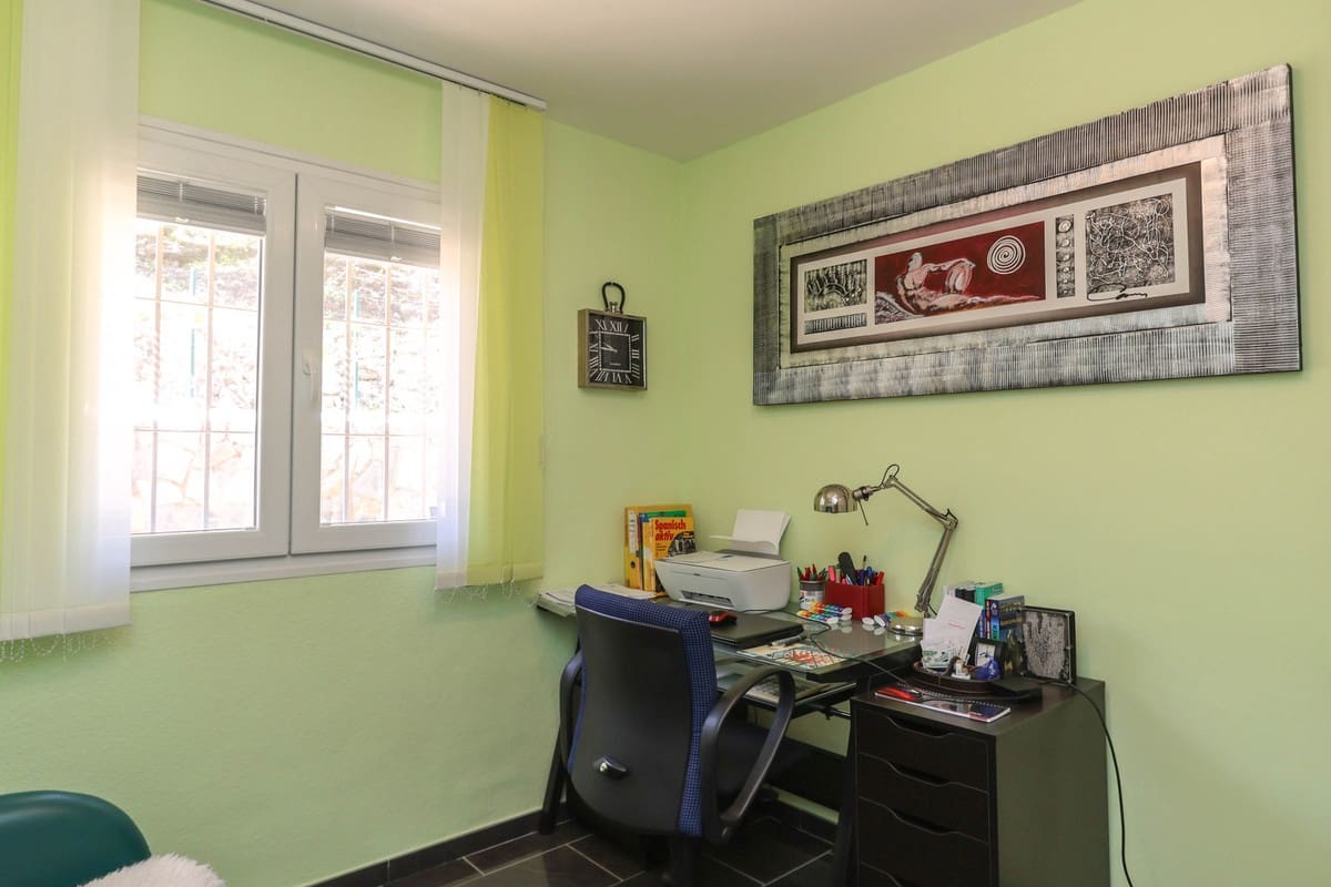 4 soverom Villa til salgs i Monda med svømmebasseng garasje - € 550 000 (Ref: 8220814)