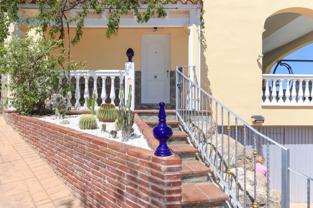 4 soverom Villa til salgs i Monda med svømmebasseng garasje - € 550 000 (Ref: 8220814)