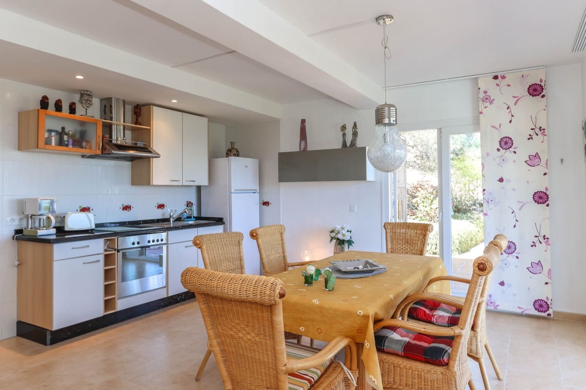 4 soverom Villa til salgs i Monda med svømmebasseng garasje - € 550 000 (Ref: 8220814)