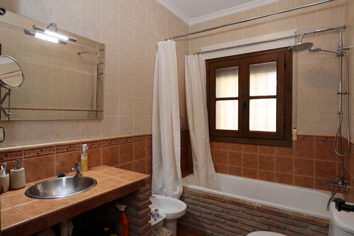 3 chambre Villa/Maison à vendre à Alozaina avec piscine garage - 385 000 € (Ref: 8376399)