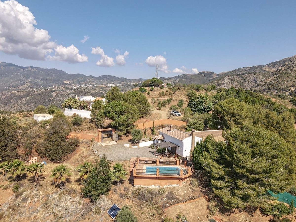 3 chambre Villa/Maison à vendre à Alozaina avec piscine garage - 385 000 € (Ref: 8376399)