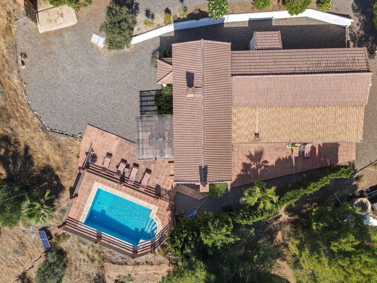 3 chambre Villa/Maison à vendre à Alozaina avec piscine garage - 385 000 € (Ref: 8376399)