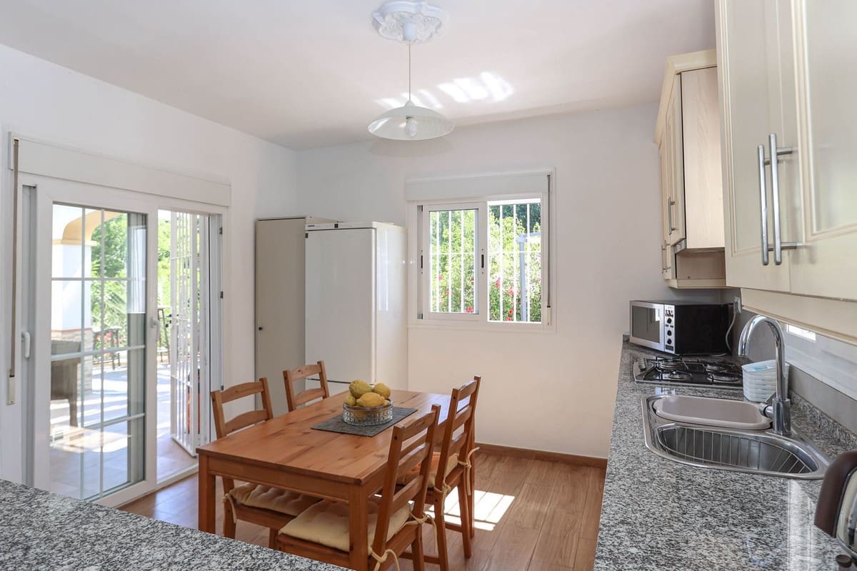 5 soverom Villa til salgs i Coin med svømmebasseng garasje - € 629 000 (Ref: 8401870)