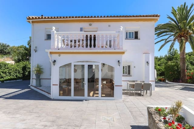 5 bedroom Villa for sale in Coín with pool garage - € 615,000 (Ref: 8401870)