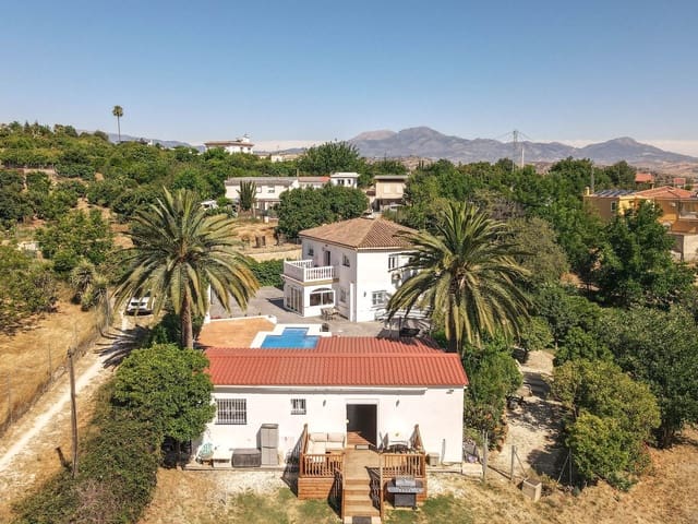 5 bedroom Villa for sale in Coín with pool garage - € 615,000 (Ref: 8401870)