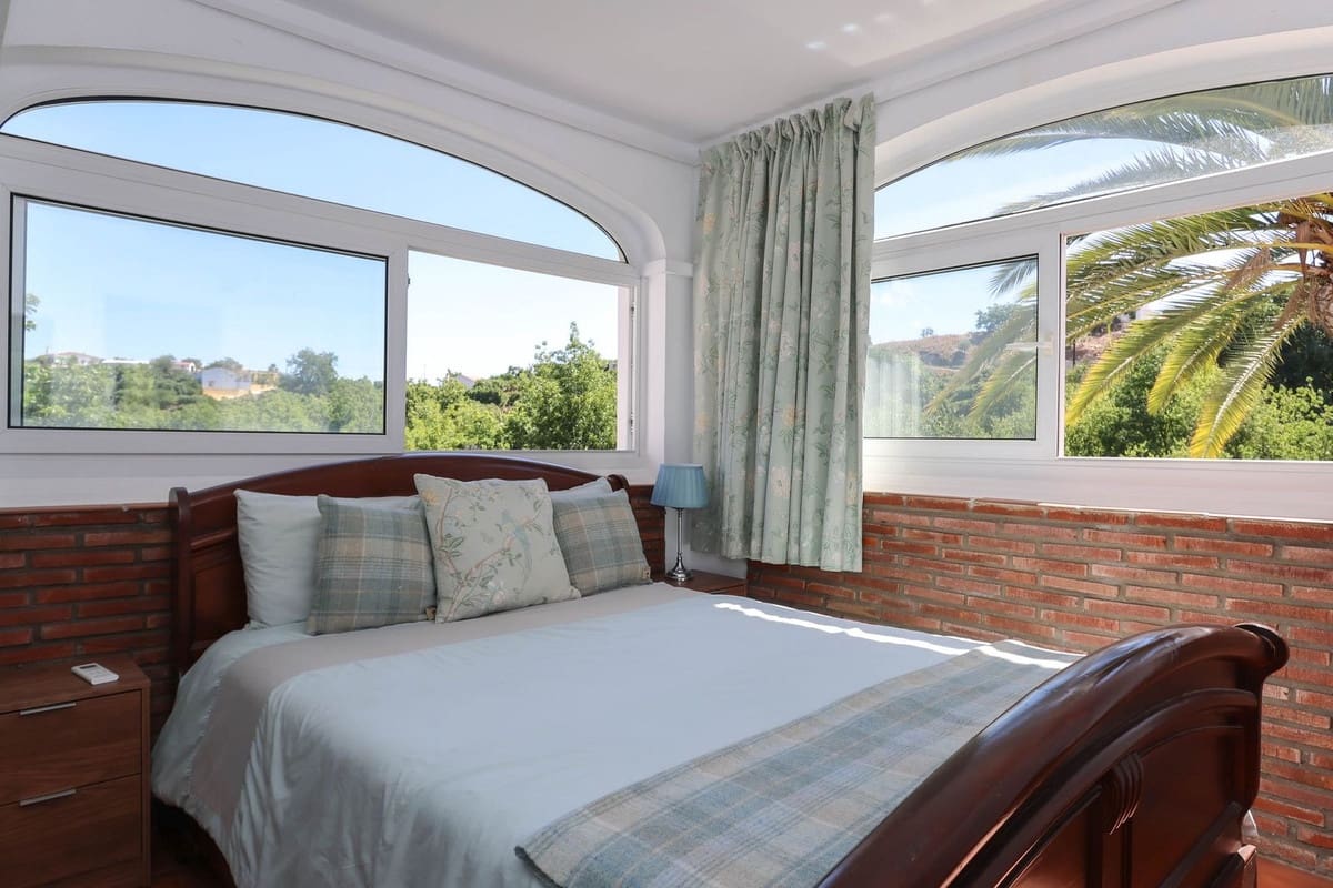 5 quarto Moradia para venda em Coin com piscina garagem - 615 000 € (Ref: 8401870)