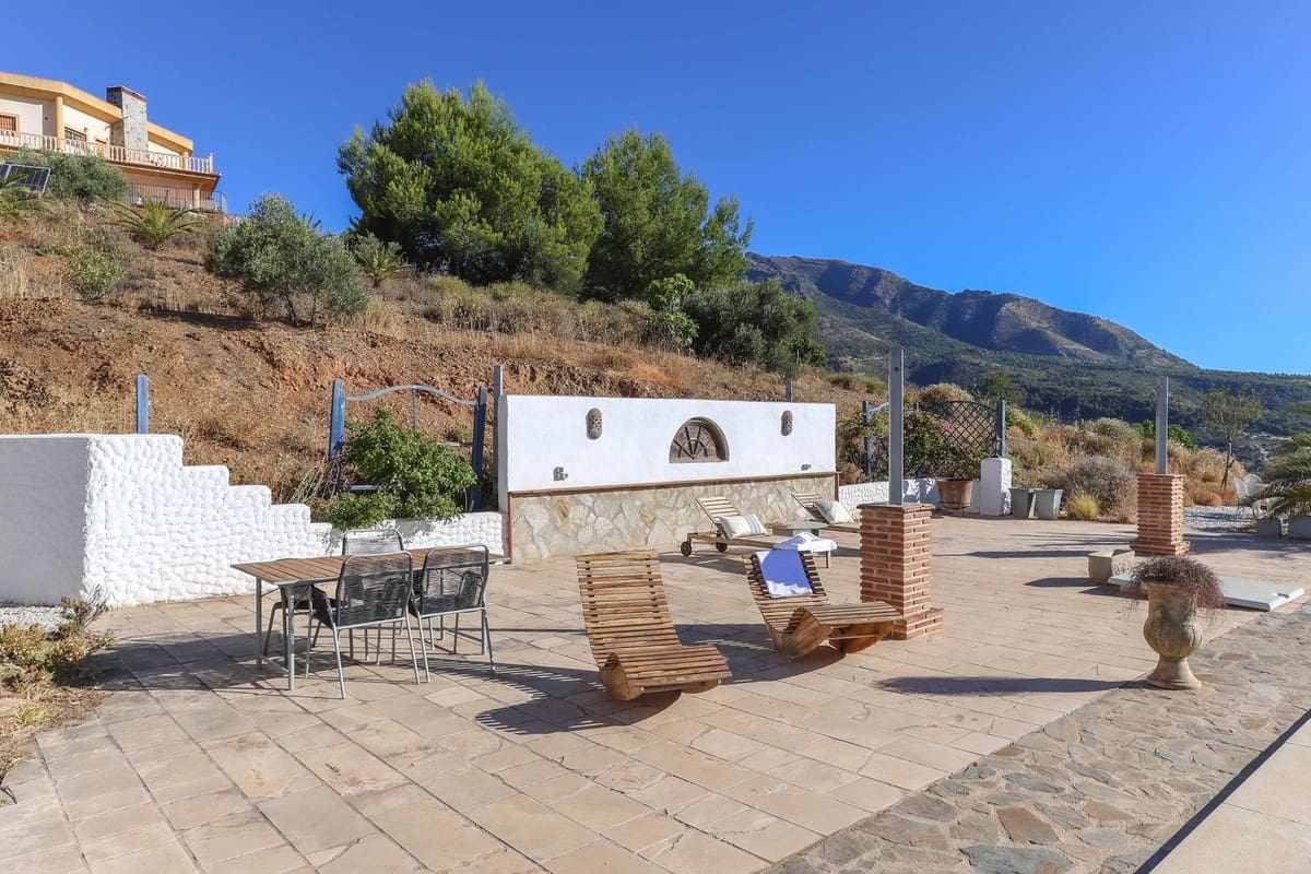 4 soverom Villa til salgs i Alozaina med garasje - € 575 000 (Ref: 8447032)