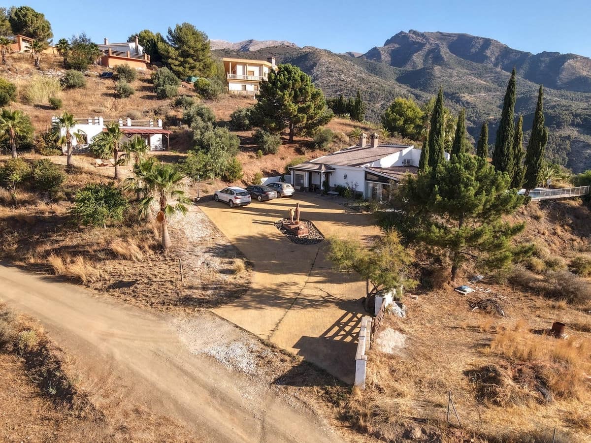 4 soverom Villa til salgs i Alozaina med garasje - € 575 000 (Ref: 8447032)