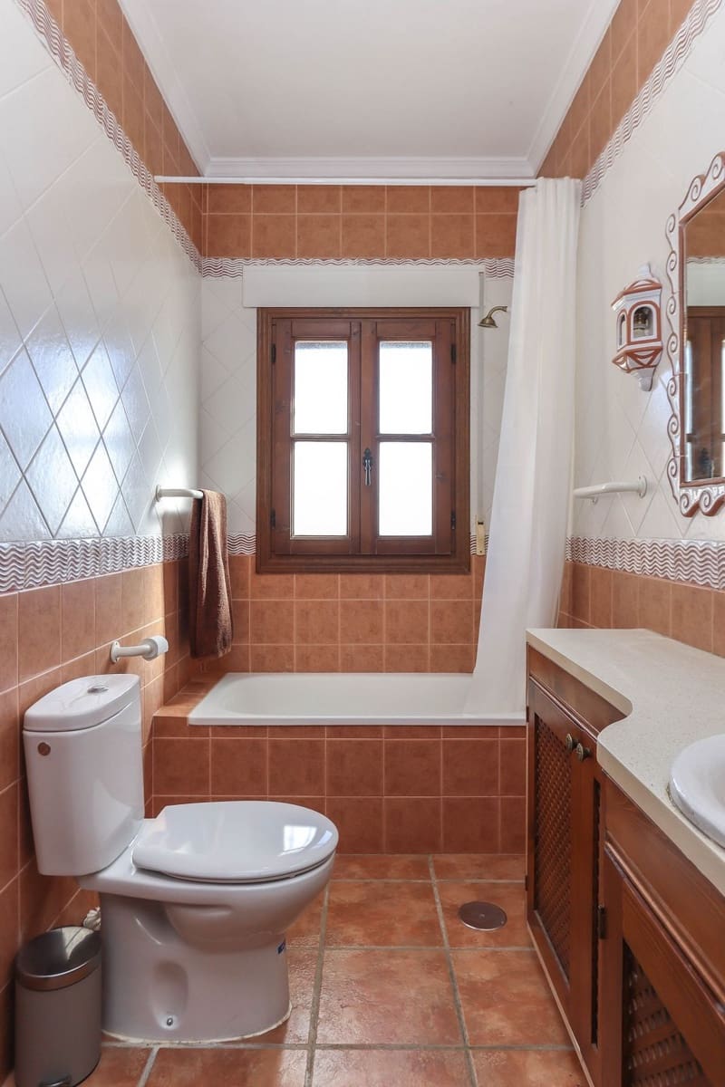 4 soverom Villa til salgs i Alozaina med garasje - € 575 000 (Ref: 8447032)