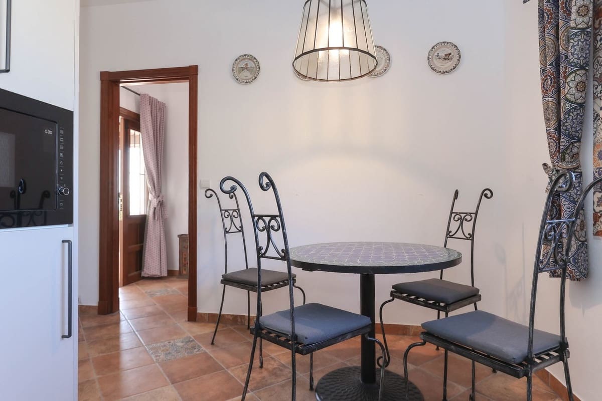 4 soveværelse Villa til salg i Alozaina med garage - € 575.000 (Ref: 8447032)