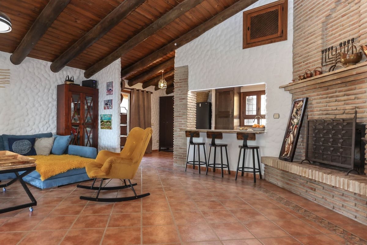 4 bedroom Villa for sale in Alozaina with garage - € 575,000 (Ref: 8447032)