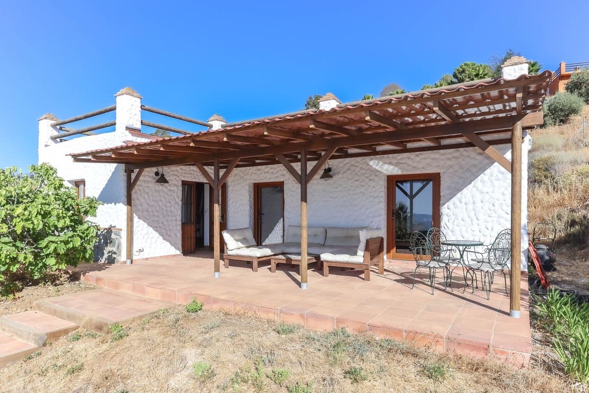 4 bedroom Villa for sale in Alozaina with garage - € 575,000 (Ref: 8447032)