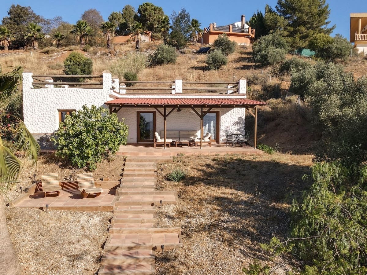 4 bedroom Villa for sale in Alozaina with garage - € 575,000 (Ref: 8447032)