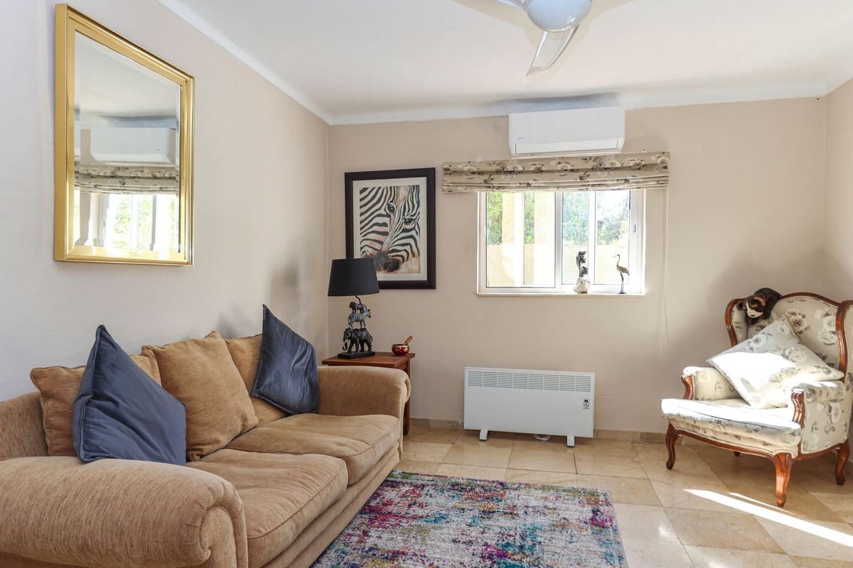 3 soveværelse Villa til salg i Coin med garage - € 249.000 (Ref: 8572734)