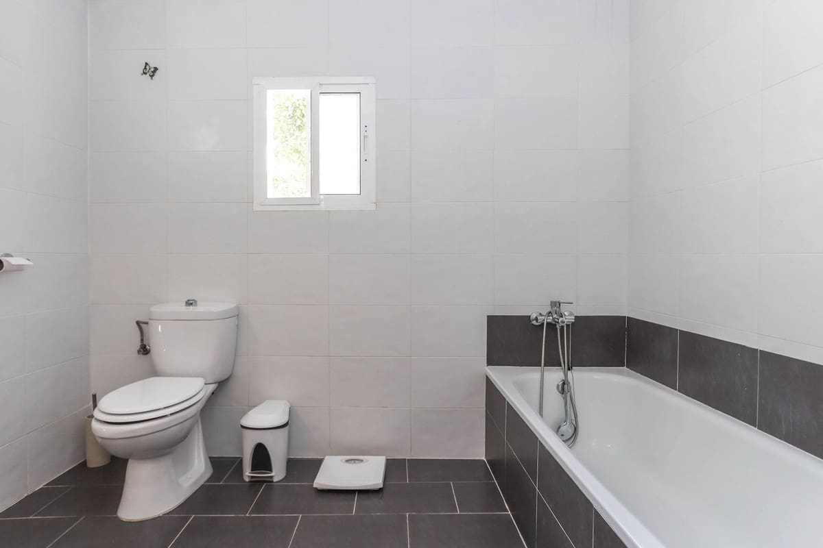 3 soveværelse Villa til salg i Coin med garage - € 249.000 (Ref: 8572734)