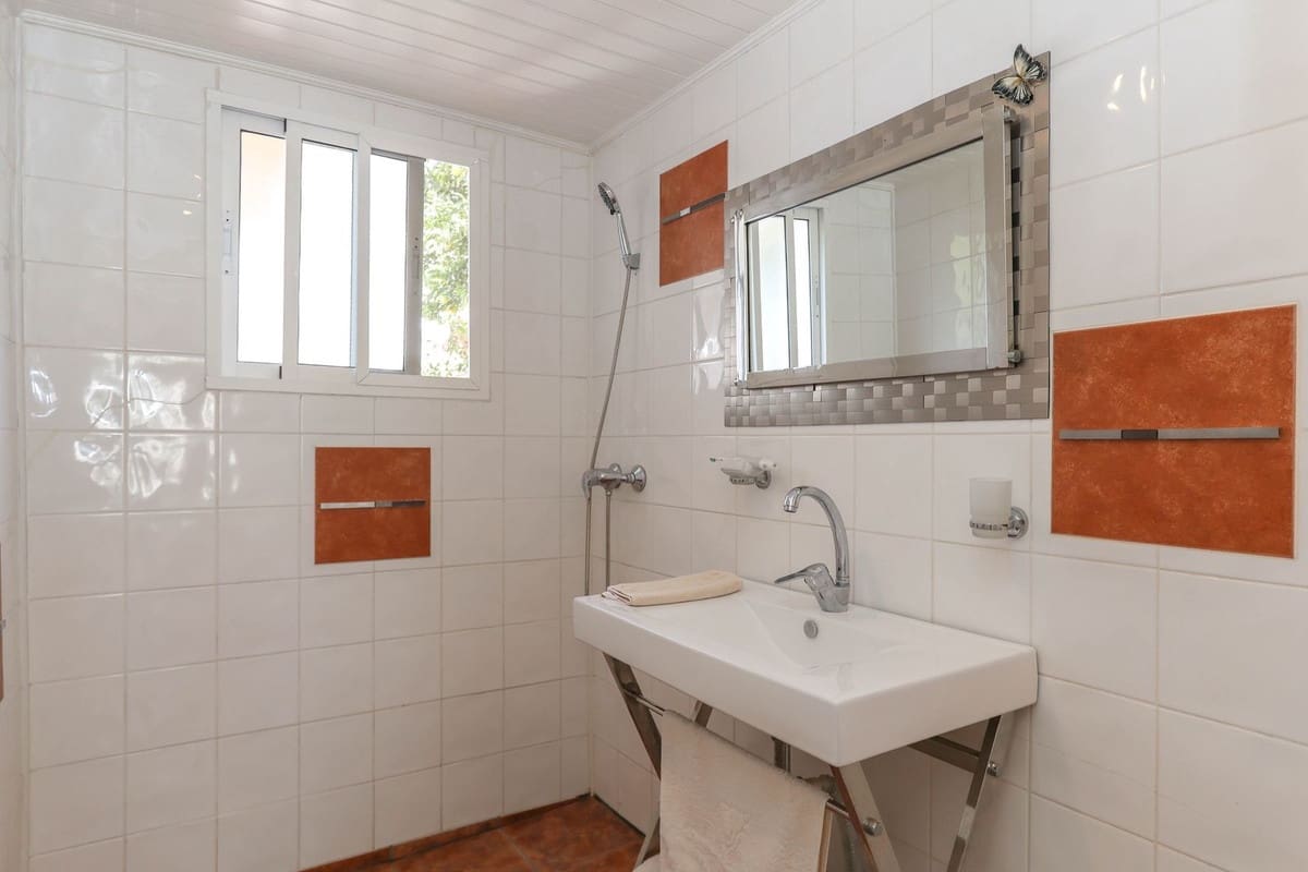 3 soveværelse Villa til salg i Coin med garage - € 249.000 (Ref: 8572734)