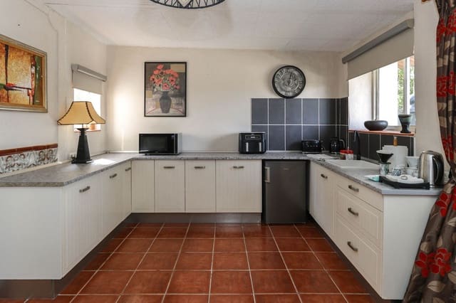 3 sypialnia Willa na sprzedaż w Coín z garażem - 249 000 € (Ref: 8572734)