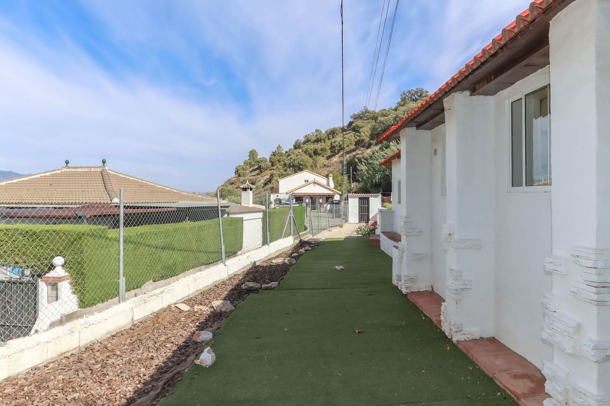 3 soveværelse Villa til salg i Coin med garage - € 249.000 (Ref: 8572734)