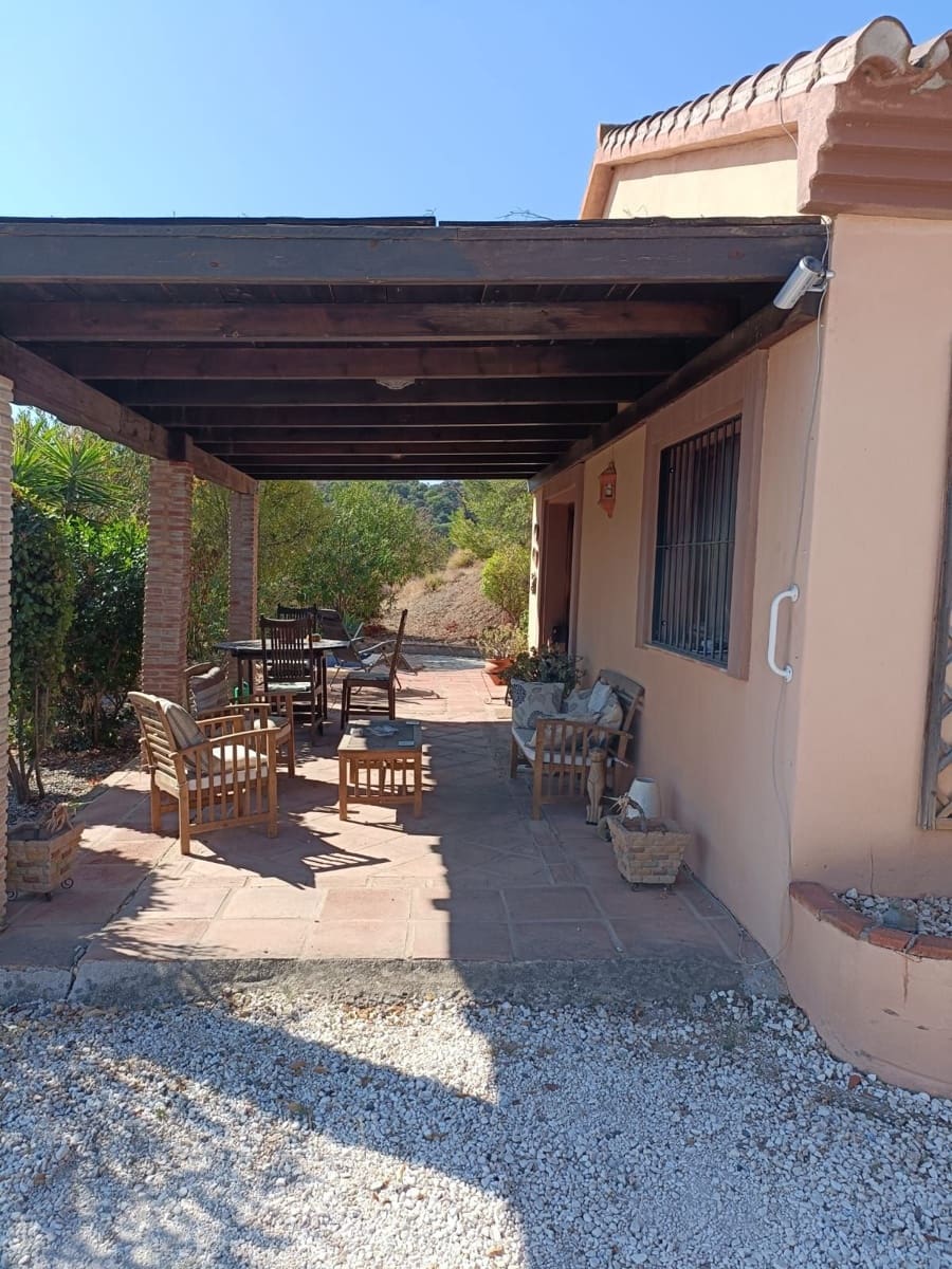 5 soveværelse Villa til salg i Monda med swimmingpool garage - € 899.000 (Ref: 8595659)