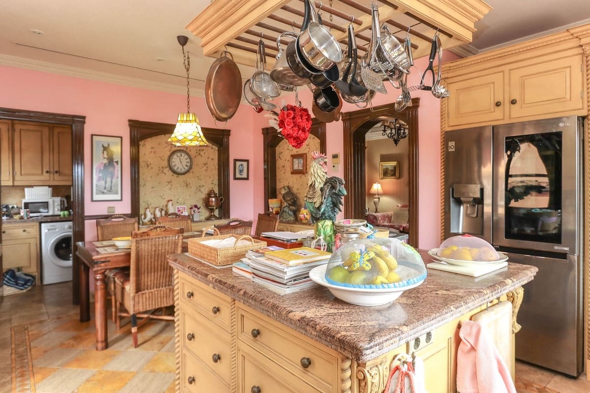 5 soveværelse Villa til salg i Monda med swimmingpool garage - € 899.000 (Ref: 8595659)