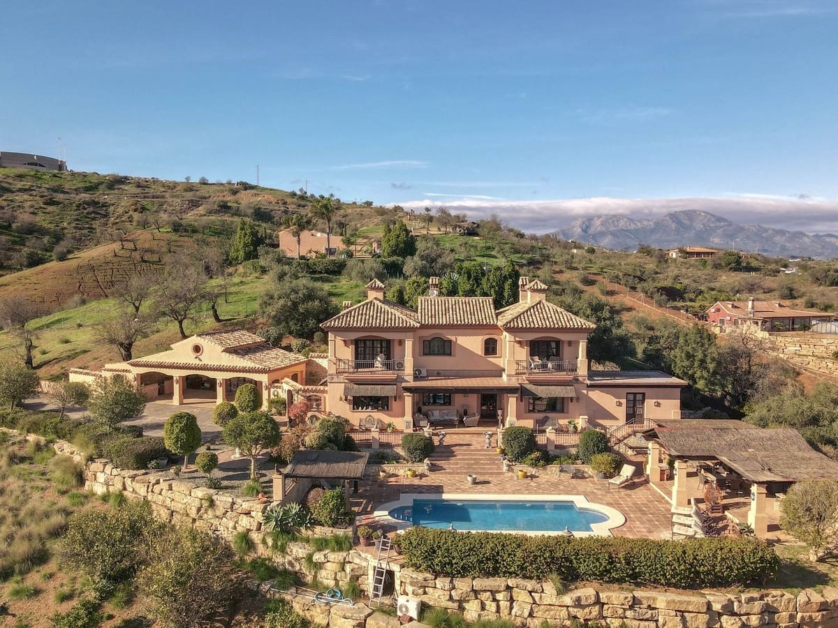 5 soveværelse Villa til salg i Monda med swimmingpool garage - € 899.000 (Ref: 8595659)