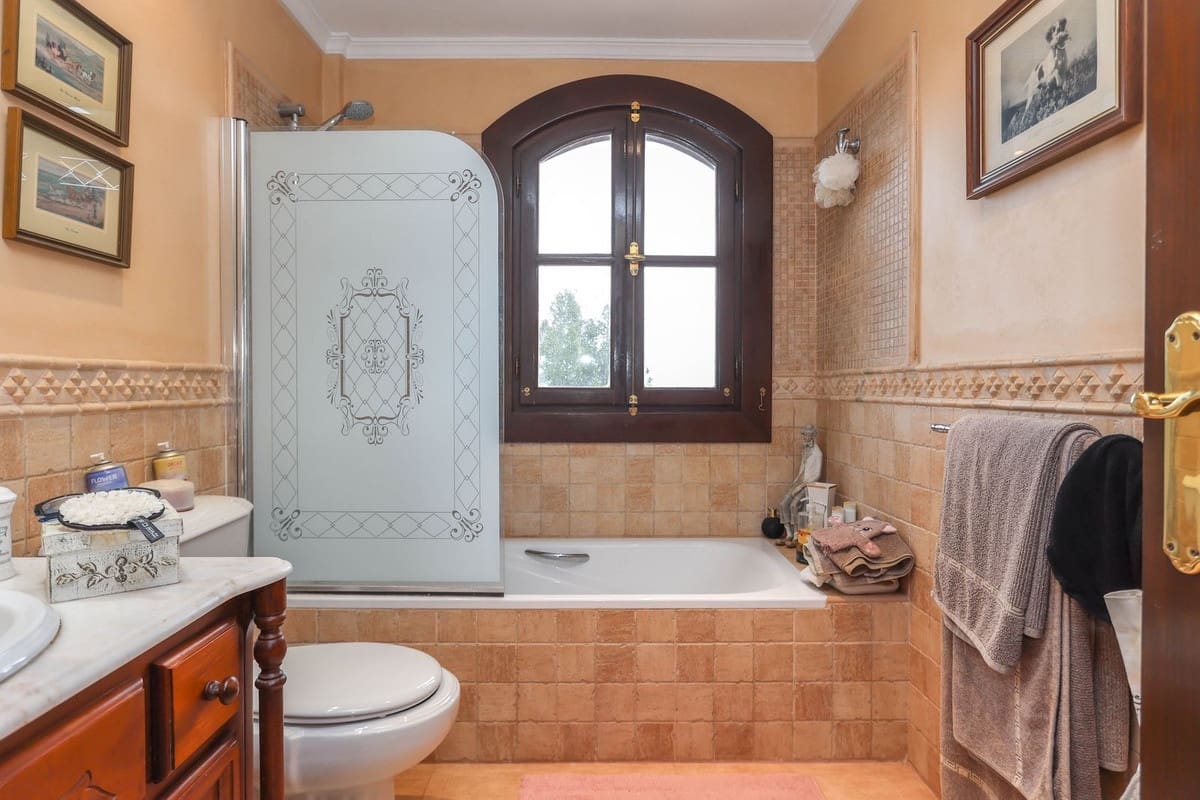 5 soveværelse Villa til salg i Monda med swimmingpool garage - € 899.000 (Ref: 8595659)