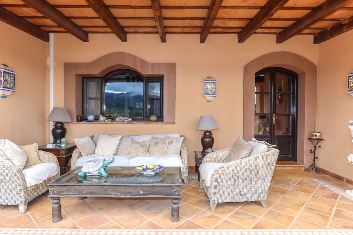 5 soveværelse Villa til salg i Monda med swimmingpool garage - € 899.000 (Ref: 8595659)