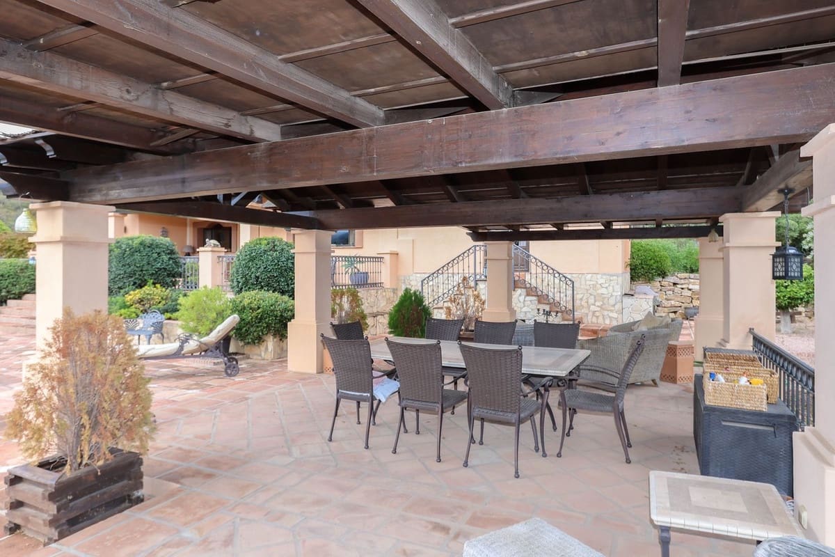 5 soveværelse Villa til salg i Monda med swimmingpool garage - € 899.000 (Ref: 8595659)