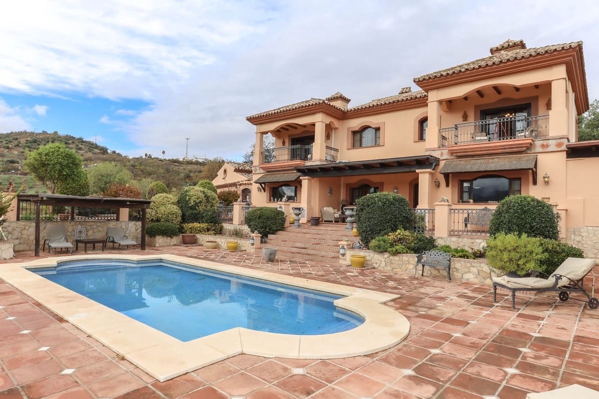 5 soveværelse Villa til salg i Monda med swimmingpool garage - € 899.000 (Ref: 8595659)