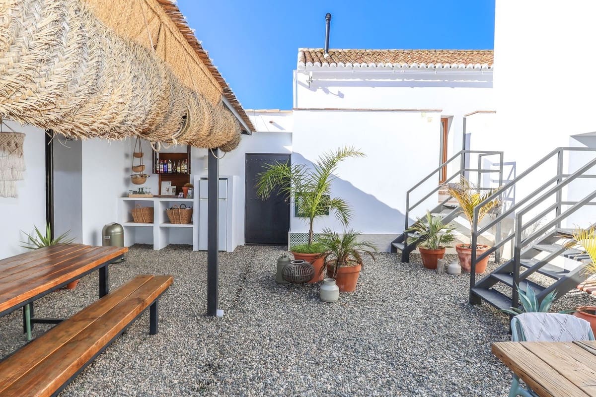 8 quarto Hotel para venda em Alora com piscina garagem - 879 000 € (Ref: 8637350)