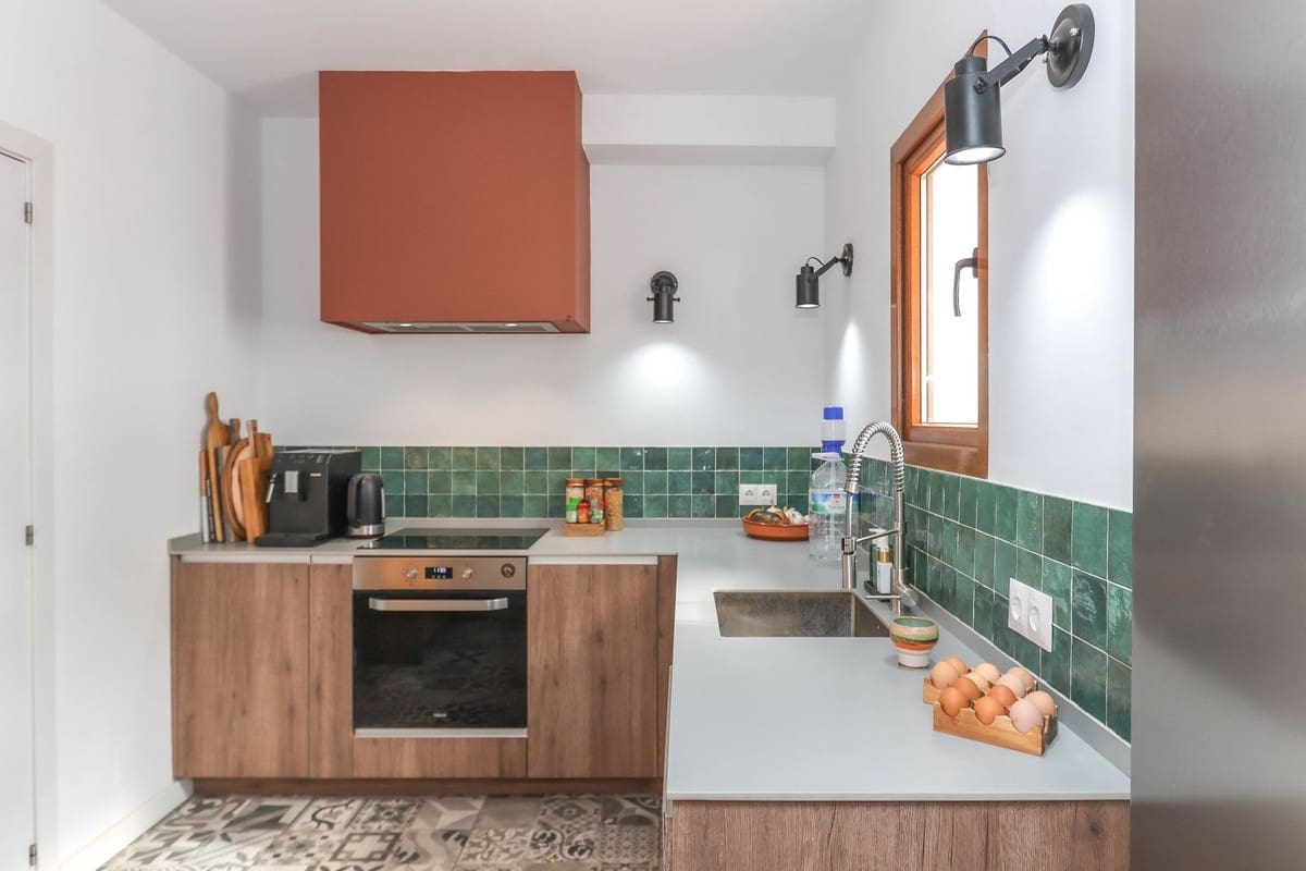 8 quarto Hotel para venda em Alora com piscina garagem - 879 000 € (Ref: 8637350)